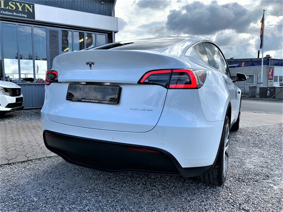 Tesla Model Y Long Range AWD 5d