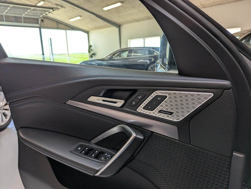 BMW iX1 eDrive20 M-Sport 5d