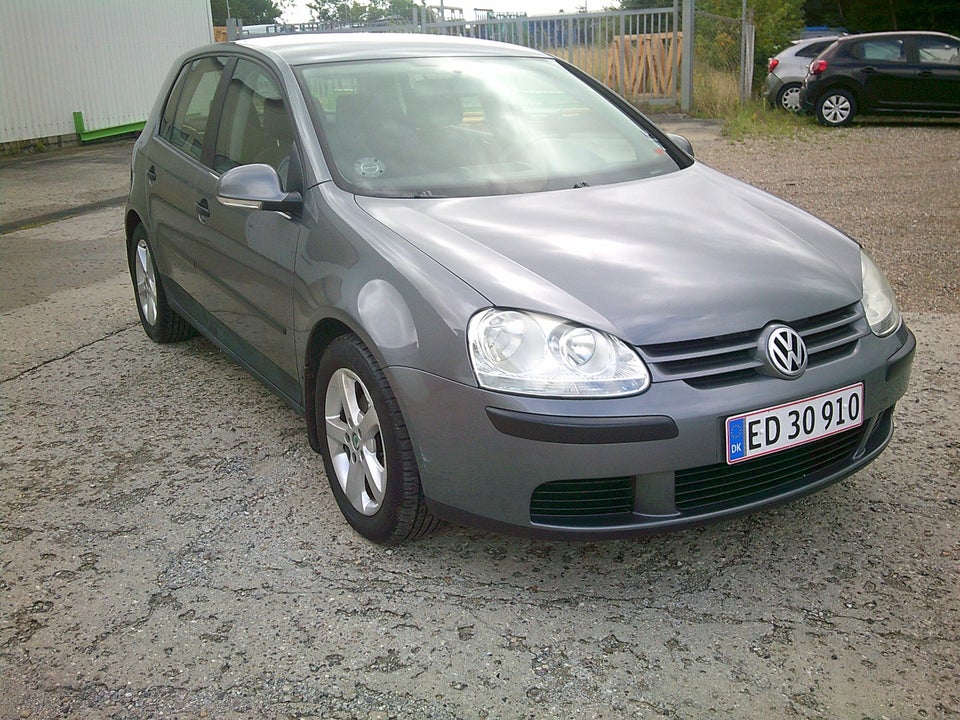 VW Golf V 1,6 FSi Comfortline 5d