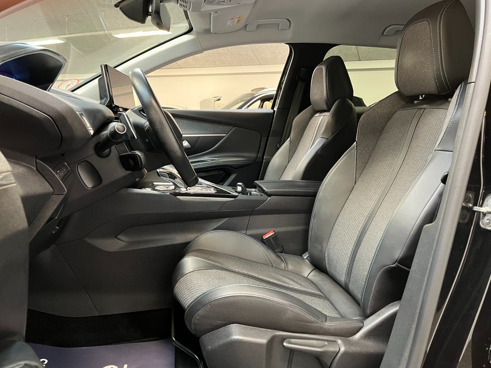 Peugeot 3008 1,6 Hybrid Selection Sport EAT8 5d