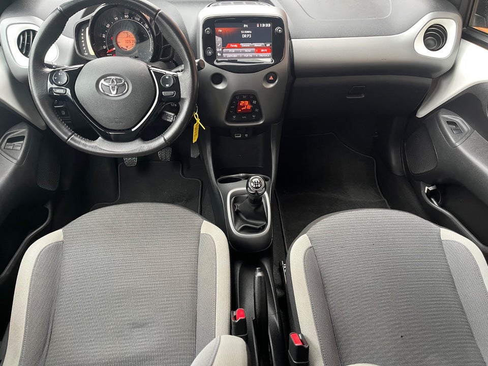 Toyota Aygo 1,0 VVT-i x-press 5d