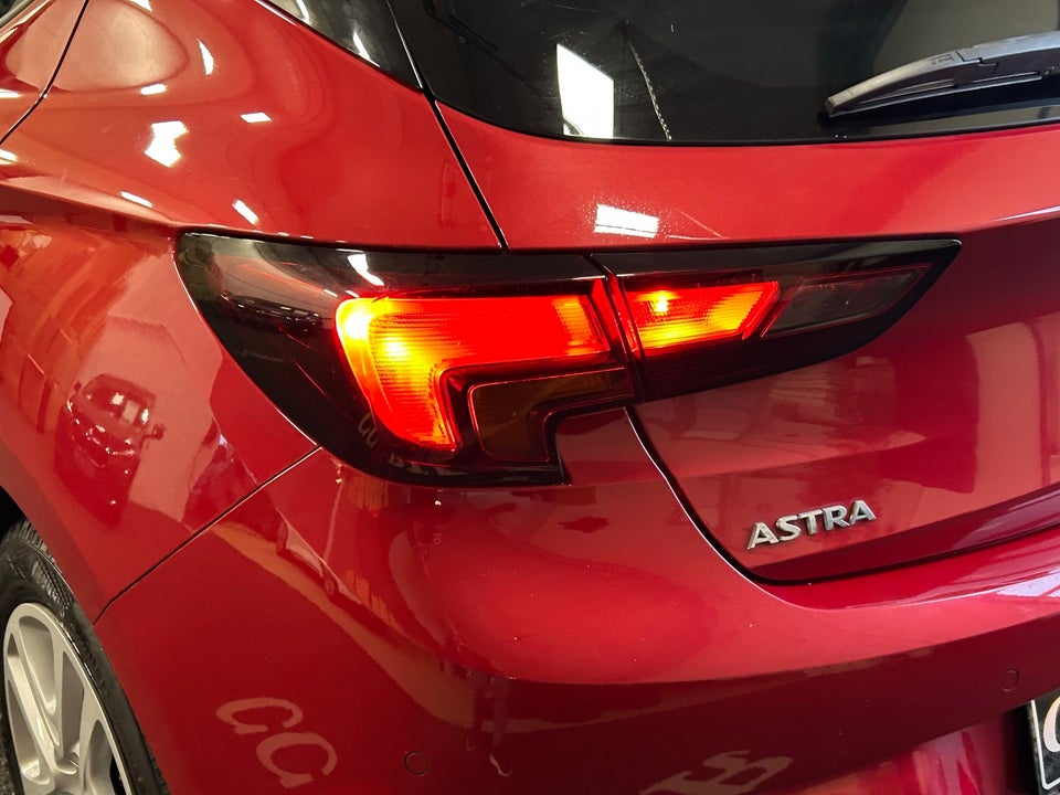 Opel Astra 1,5 D 105 Elegance 5d