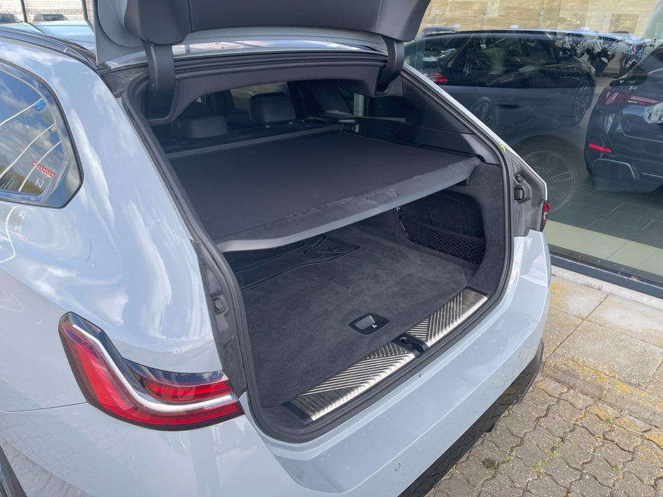 BMW i5 eDrive40 M-Sport 4d