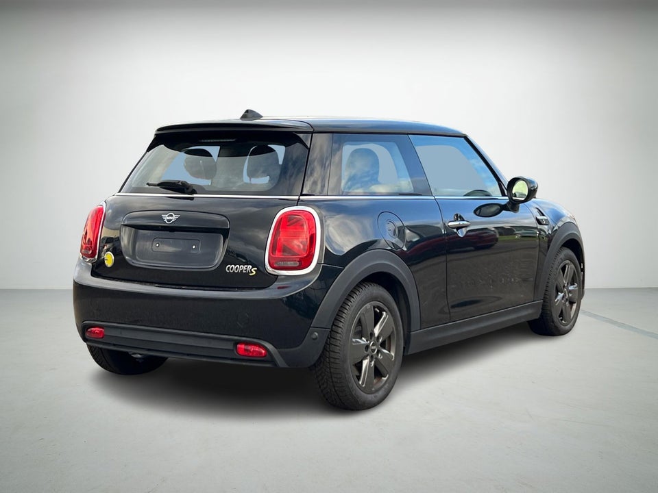 MINI Cooper SE Essential 3d