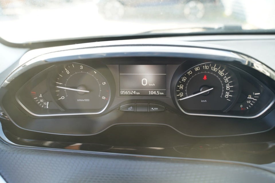 Peugeot 208 1,5 BlueHDi 100 Allure Sky 5d