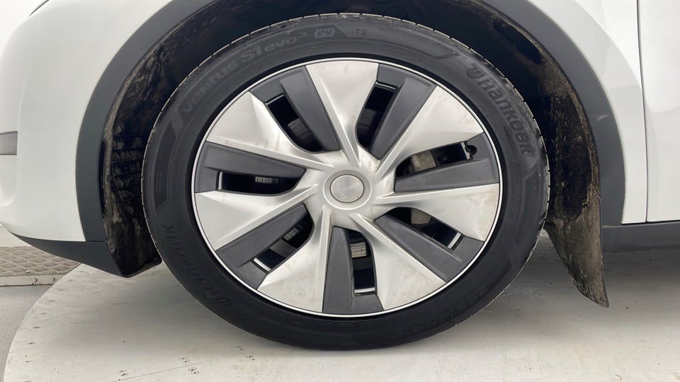 Tesla Model Y Long Range AWD 5d