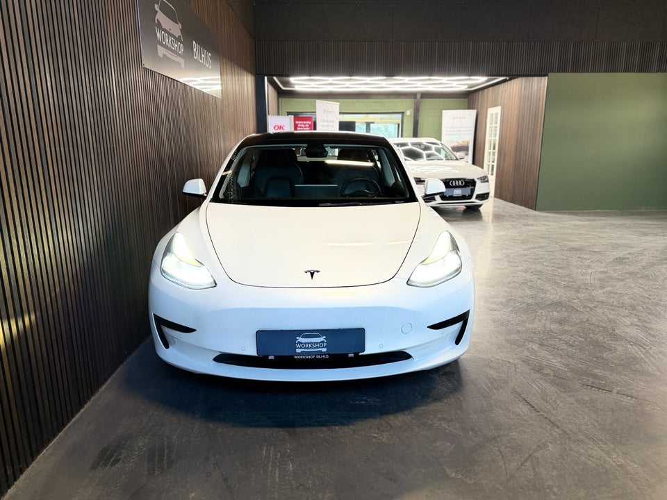 Tesla Model 3 Standard Range+ RWD 4d