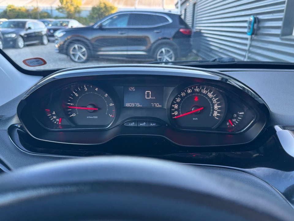 Peugeot 208 1,0 VTi Active 5d