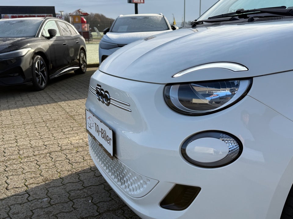 Fiat 500e 42 Icon Cabrio 2d