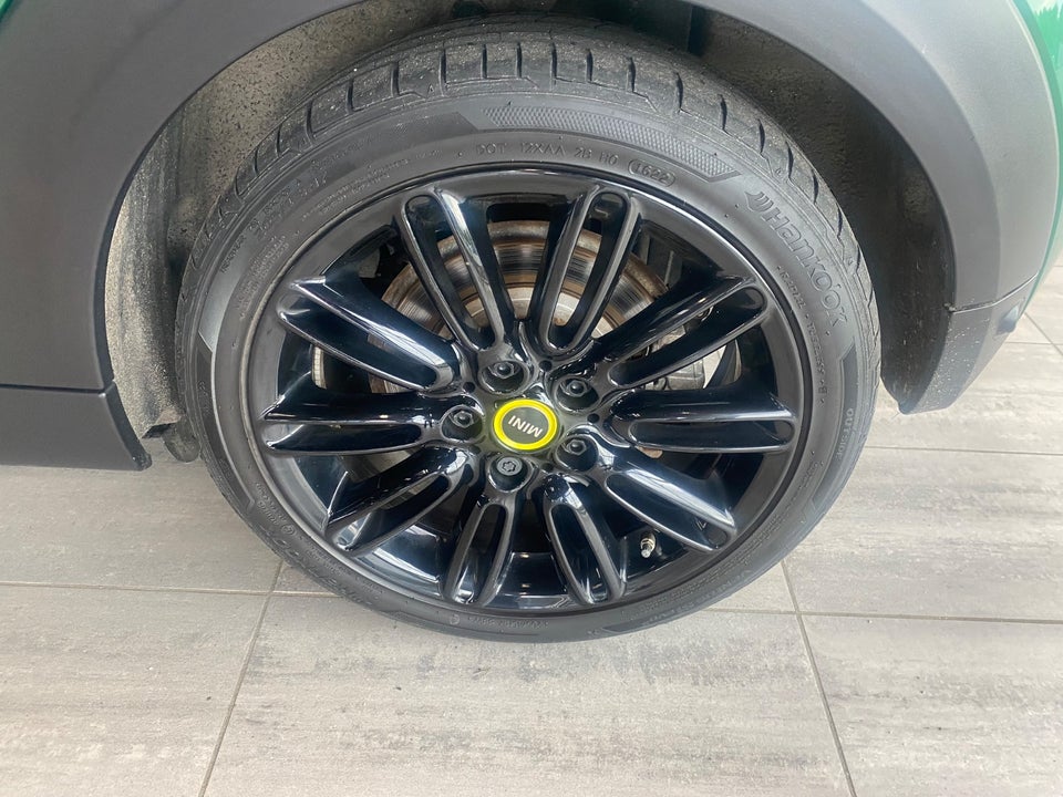 MINI Cooper SE Experience 3d