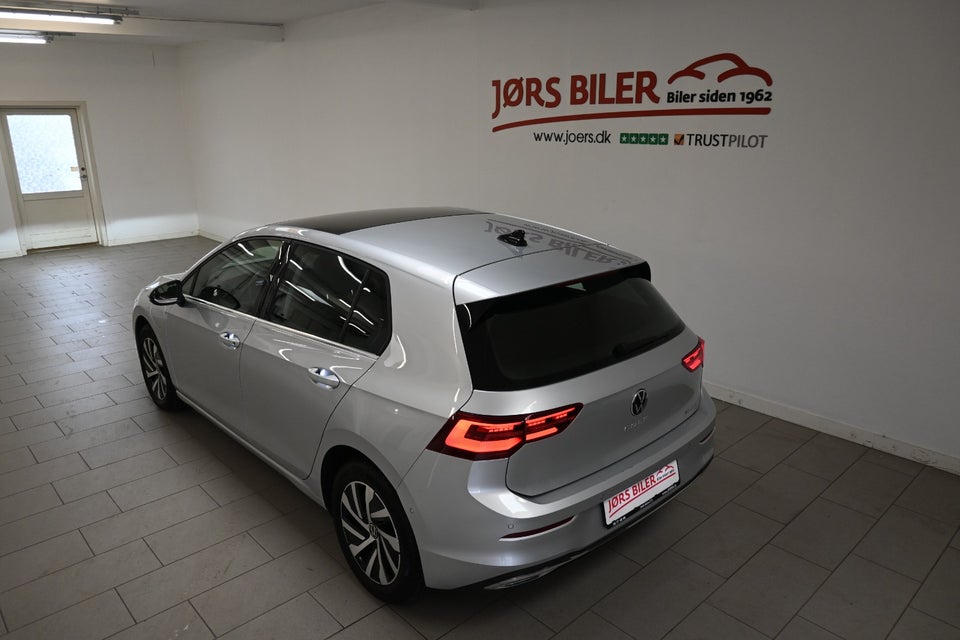 VW Golf VIII 1,4 eHybrid DSG 5d