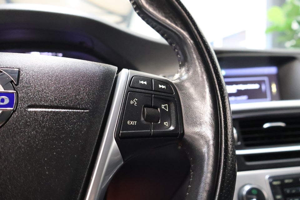 Volvo S60 2,4 D5 215 R-Design aut. 4d