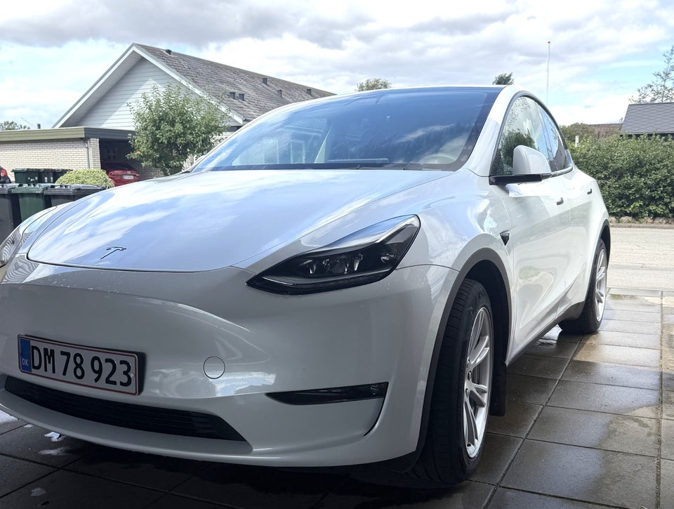 Tesla Model Y Long Range AWD 5d