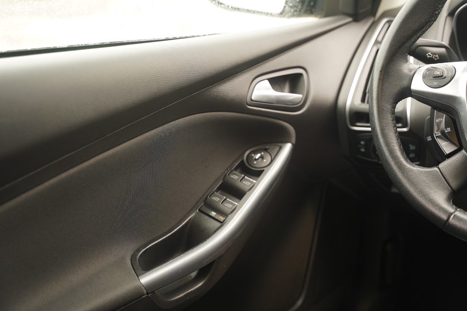 Ford Focus 1,6 SCTi 150 Titanium 5d