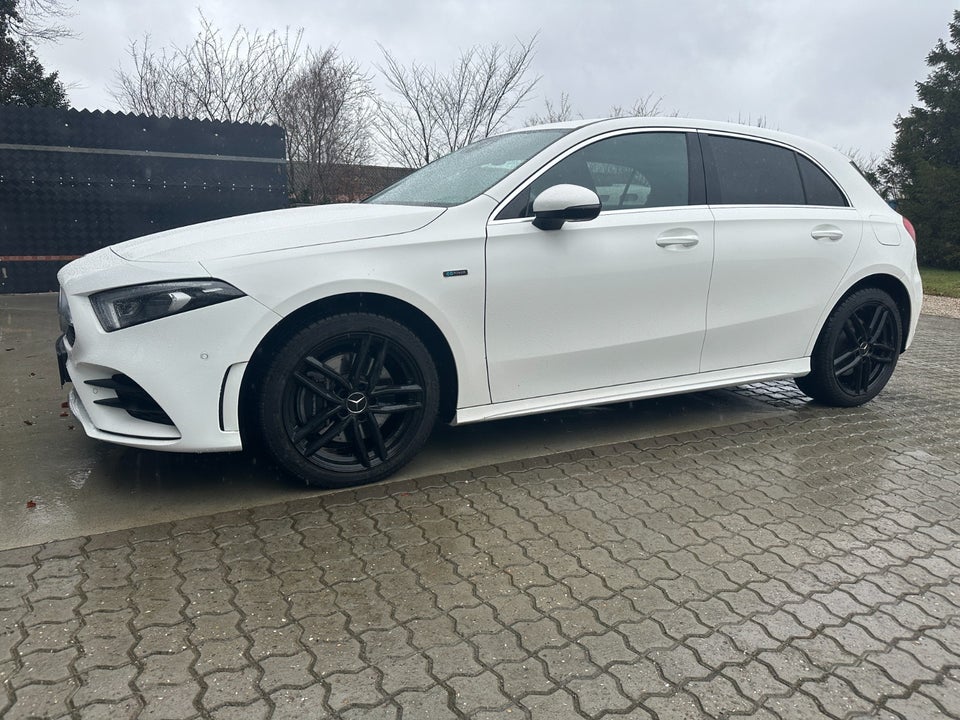 Mercedes A250 e 1,3 AMG Line aut. 5d
