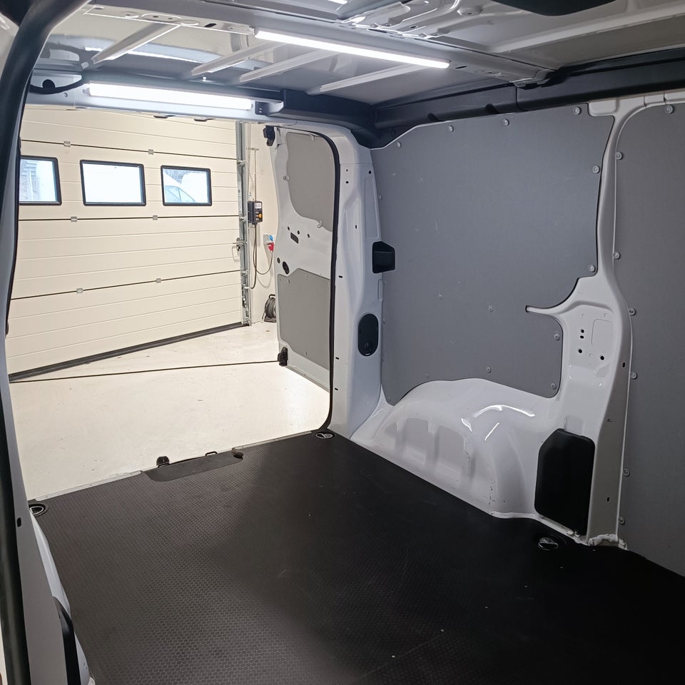 Peugeot Expert 2,0 BlueHDi 144 L2 Premium EAT8 Van