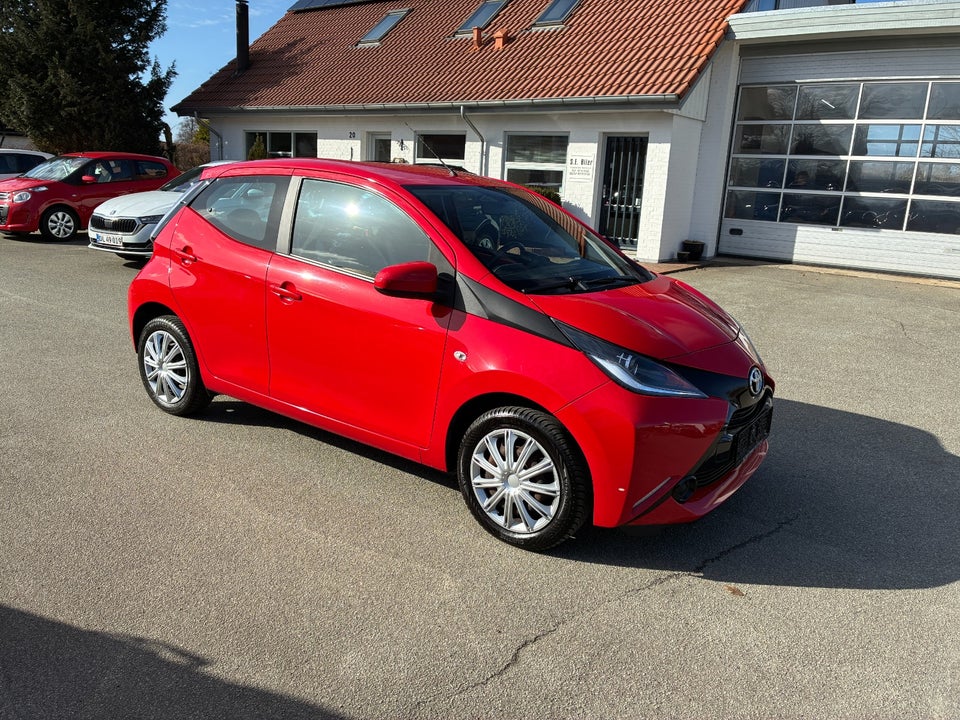 Toyota Aygo 1,0 VVT-i x-play 5d
