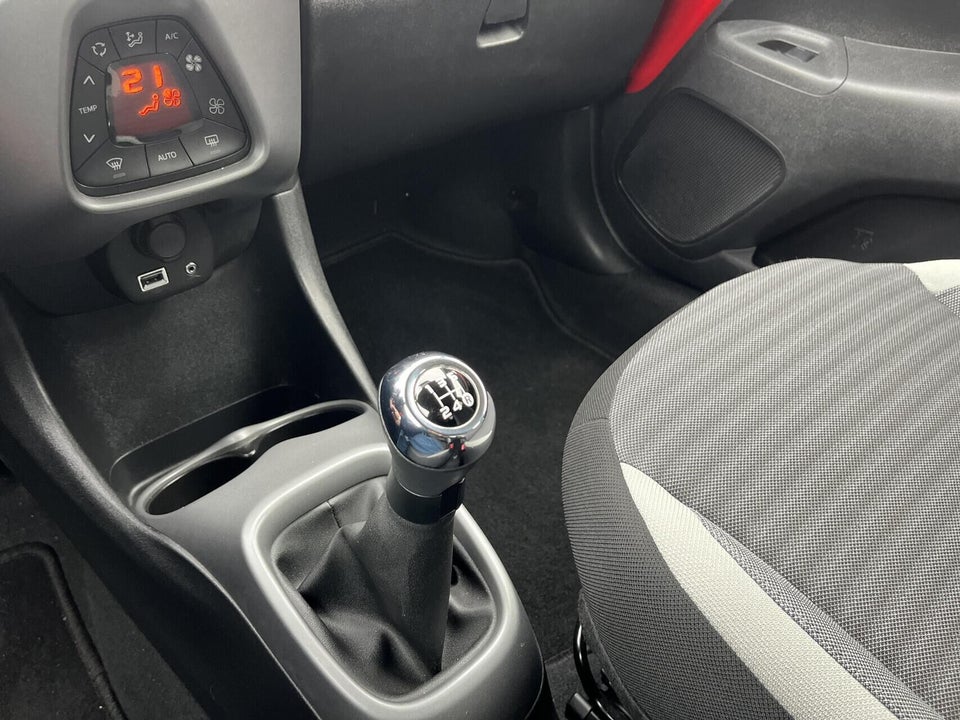 Toyota Aygo 1,0 VVT-i x-pression 5d