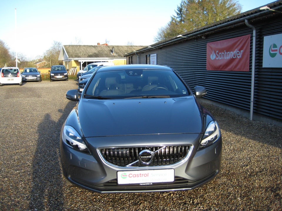 Volvo V40 2,0 D3 150 Momentum aut. 5d