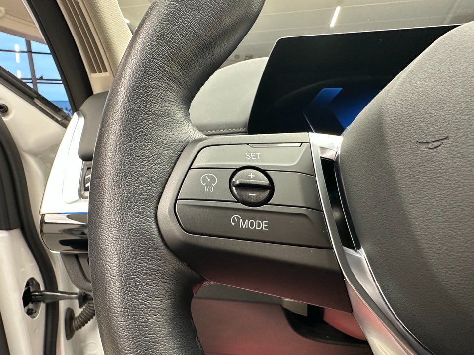 BMW iX1 eDrive20 X-Line 5d