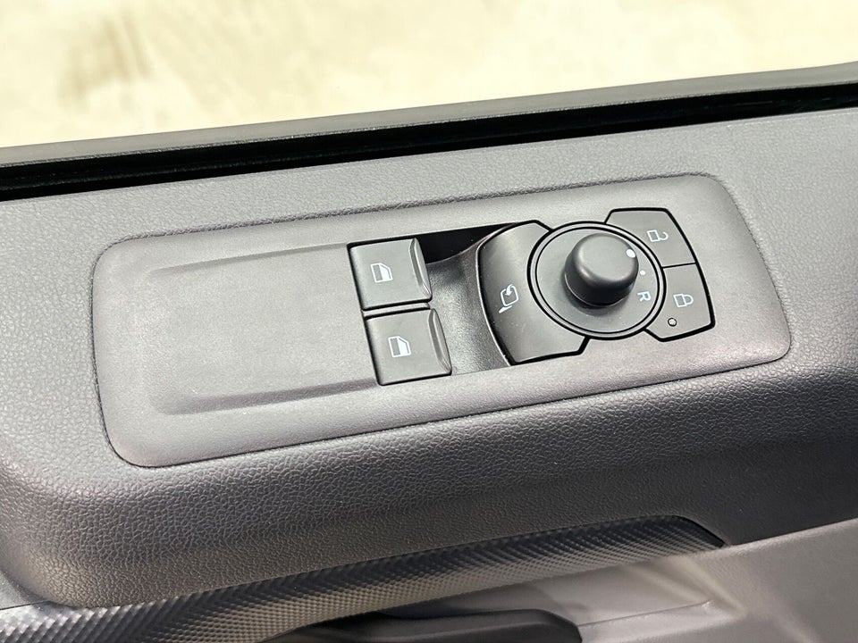 Ford E-Transit Custom 320S 64 Trend