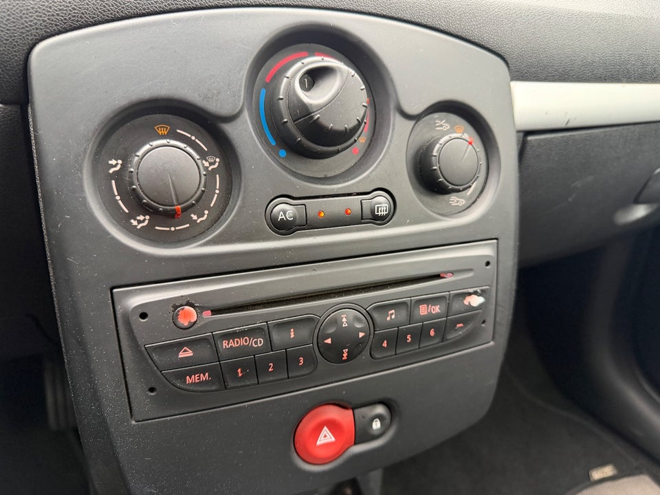 Renault Clio III 1,2 16V Advantage 5d