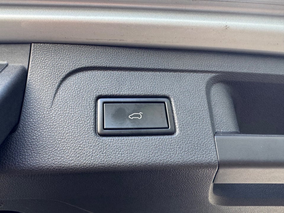 VW Touran 1,6 TDi 115 IQ.Drive DSG 7prs 5d