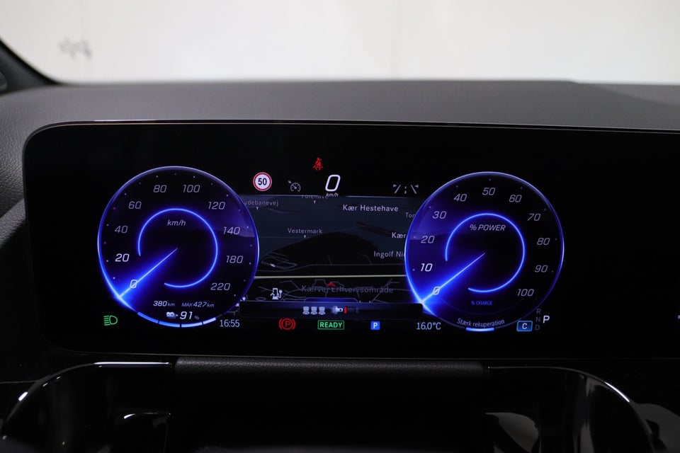 Mercedes EQA300 Progressive 4Matic Van 5d