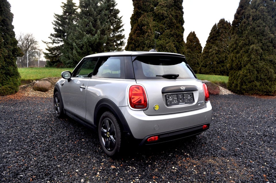 MINI Cooper SE Essential 3d
