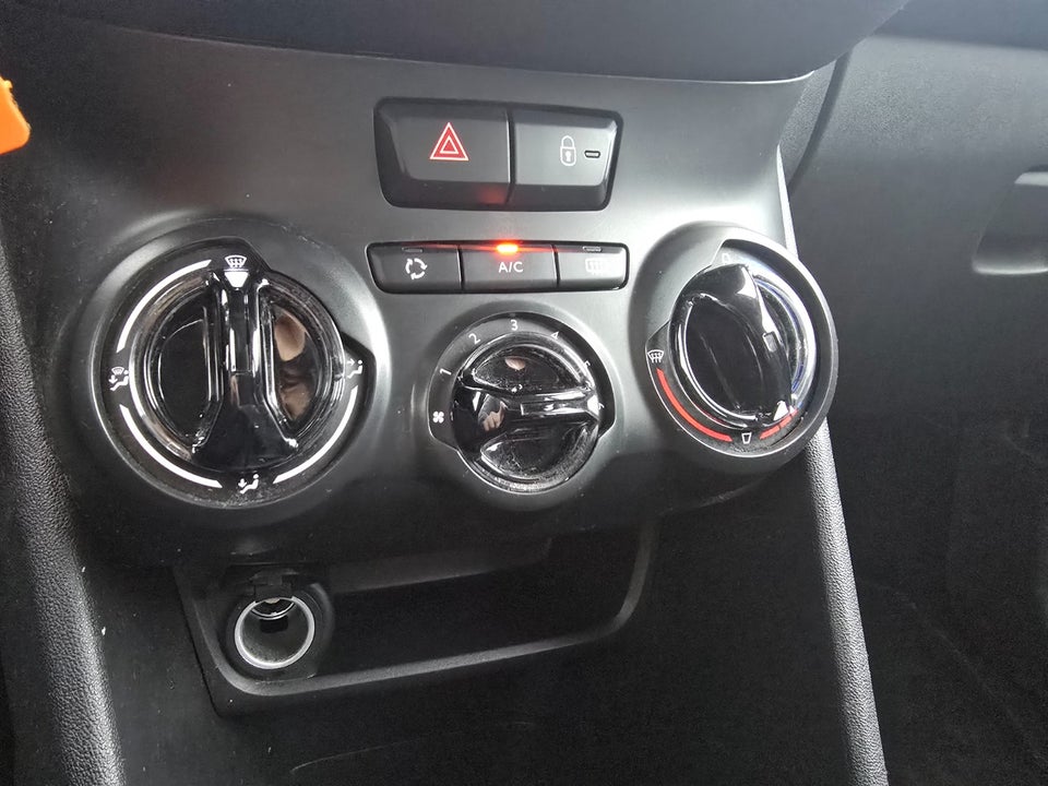 Peugeot 208 1,0 VTi Access 5d