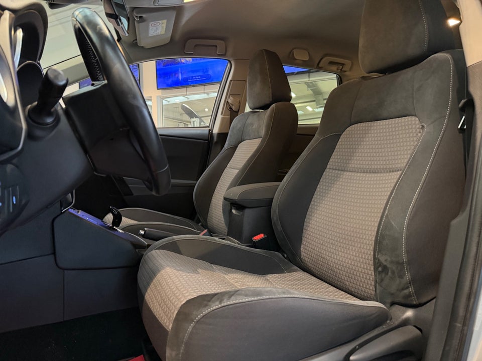 Toyota Auris 1,8 Hybrid H4 Touring Sports CVT 5d