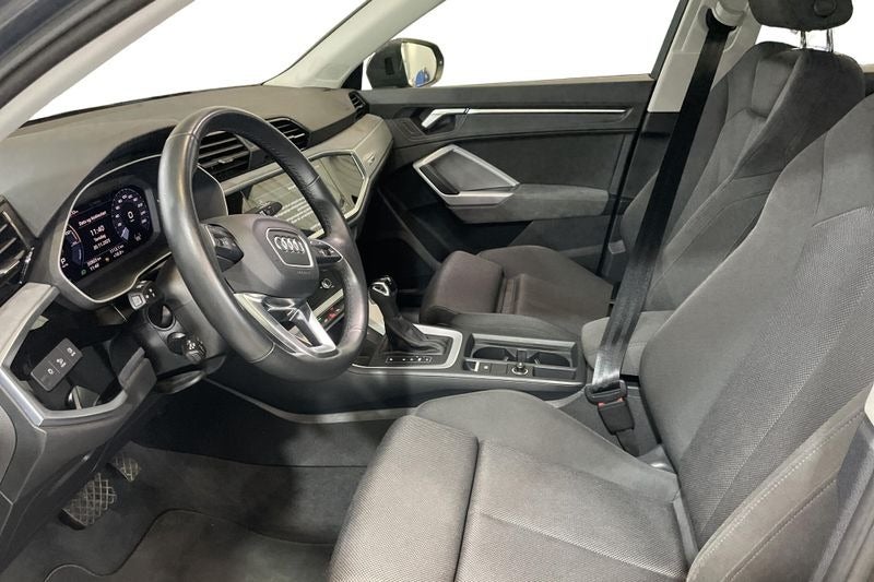 Audi Q3 45 TFSi e Attitude plus S-tr. 5d