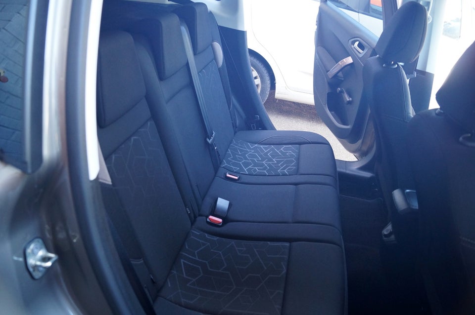 Peugeot 2008 1,2 VTi 82 Allure 5d