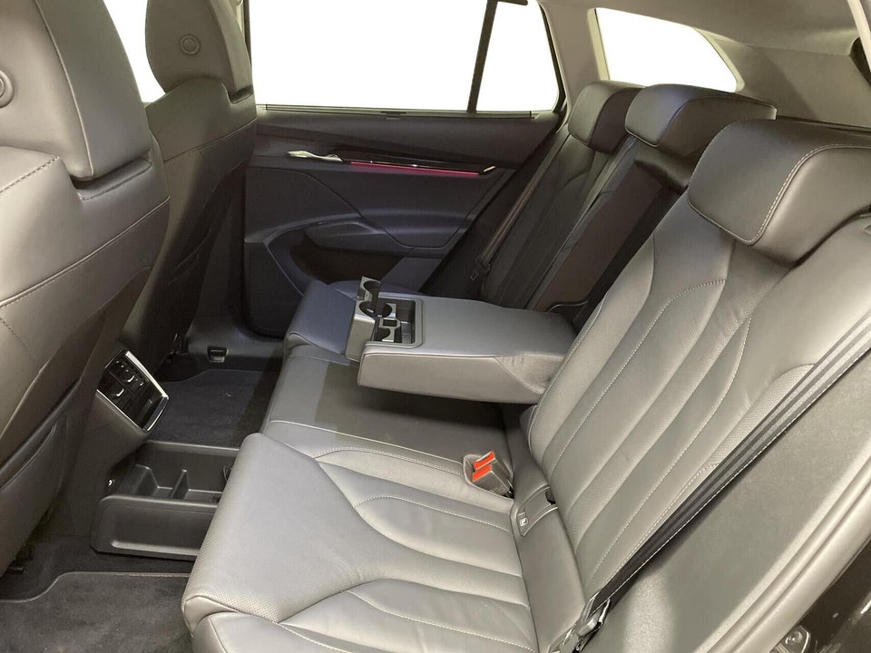 Skoda Enyaq 60 iV Suite 5d