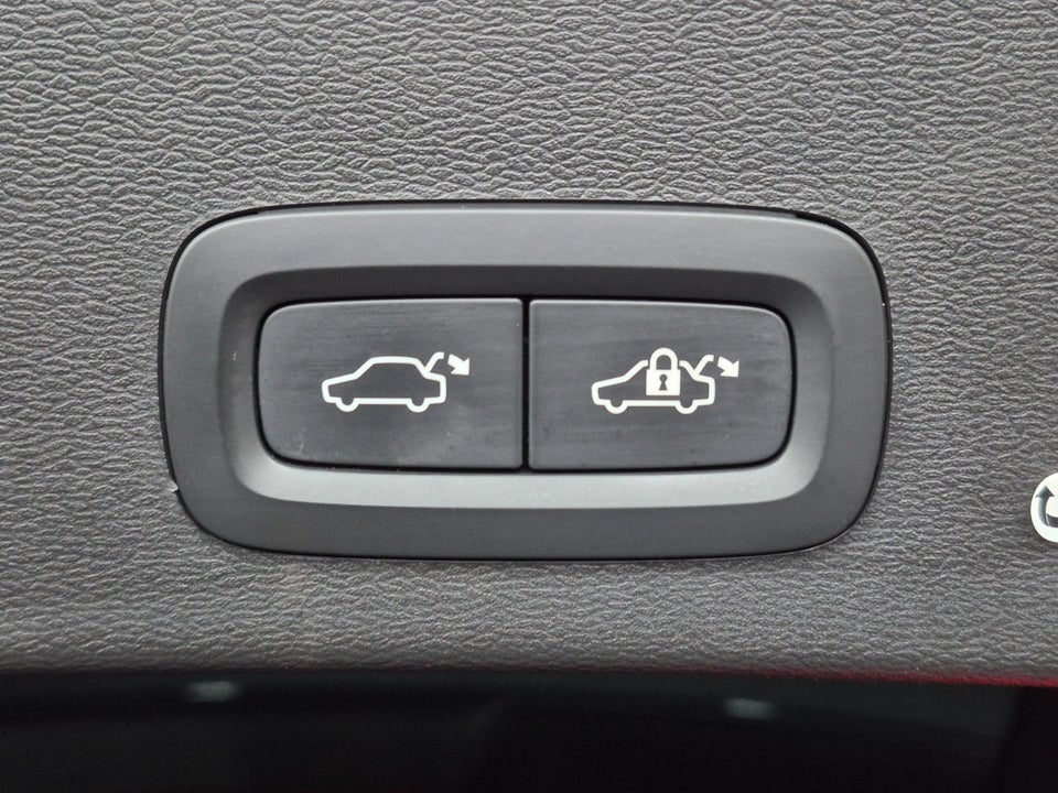 Volvo XC40 1,5 T5 ReCharge Inscription aut. 5d