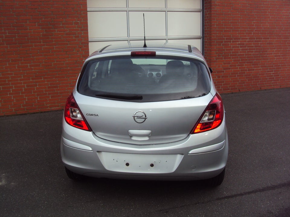Opel Corsa 1,2 16V Cool 5d