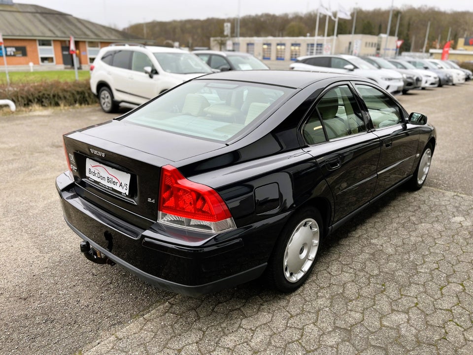 Volvo S60 2,4 140 Momentum aut. 4d