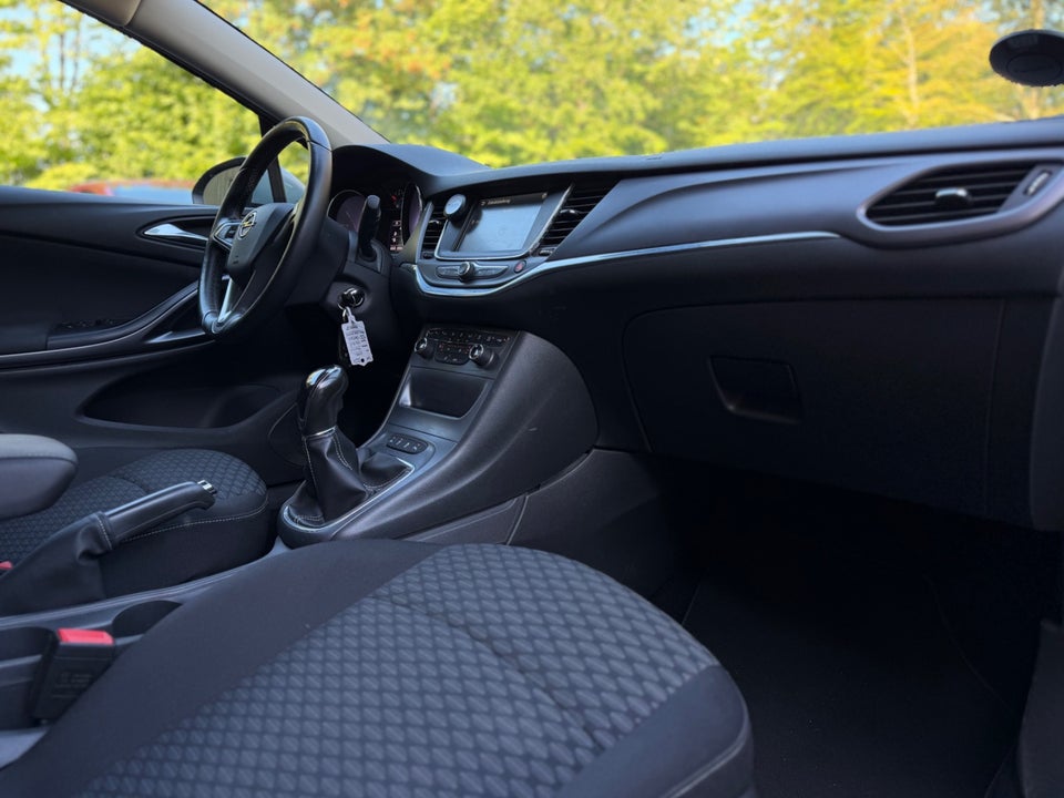 Opel Astra 1,0 T 105 Enjoy 5d