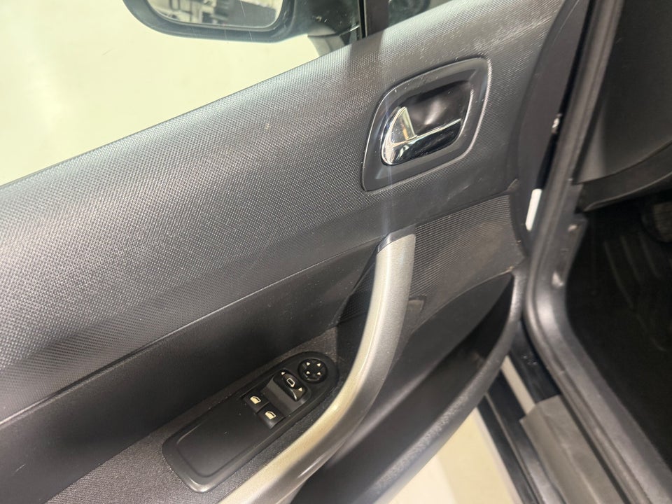 Peugeot 308 1,6 HDi 90 Comfort+ stc. 5d