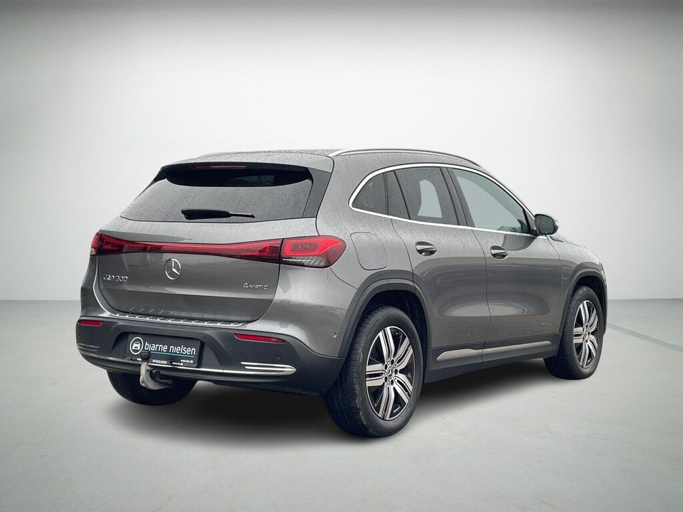 Mercedes EQA300 4Matic 5d