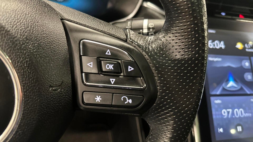 MG Marvel R Luxury 5d