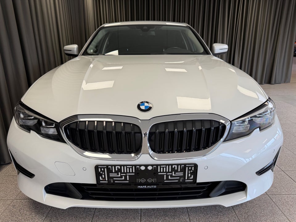 BMW 320i 2,0 Connected aut. 4d