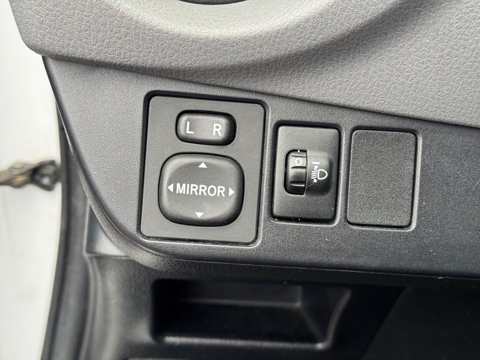 Toyota Yaris 1,0 VVT-i T2 Komfort 5d