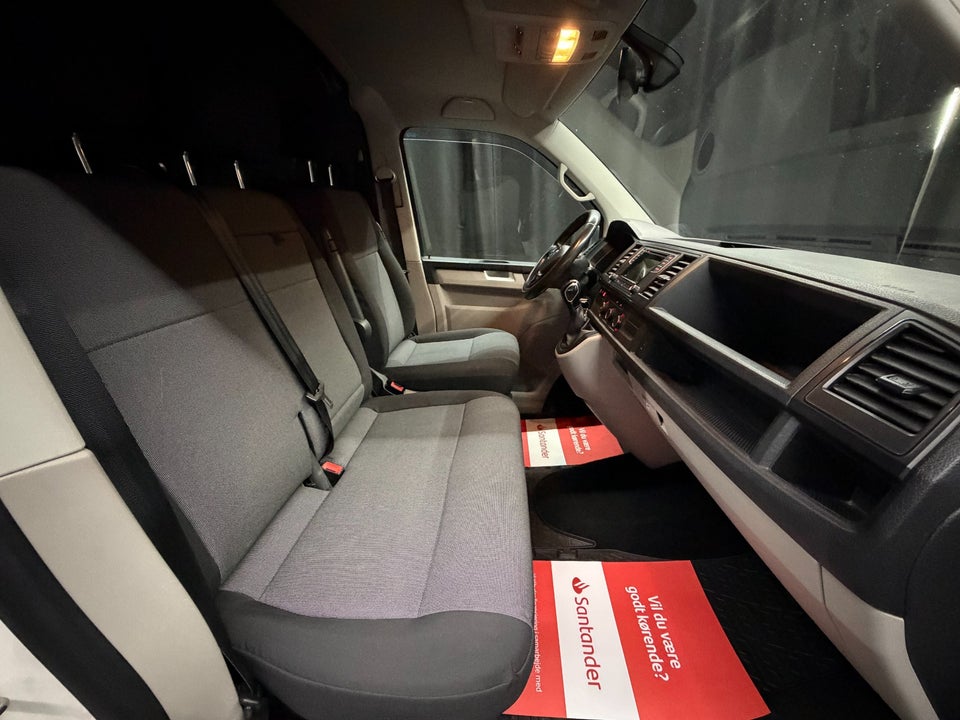 VW Transporter 2,0 TDi 150 Kassevogn DSG lang