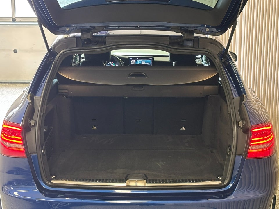 Mercedes C200 2,0 AMG Line stc. aut. 5d