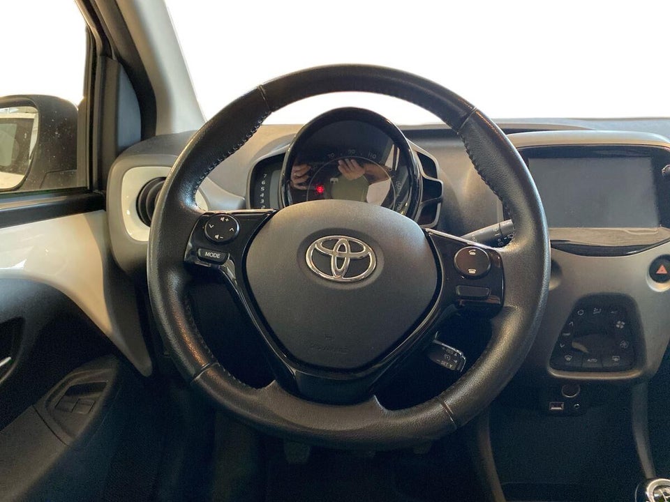 Toyota Aygo 1,0 VVT-i x-sky 5d