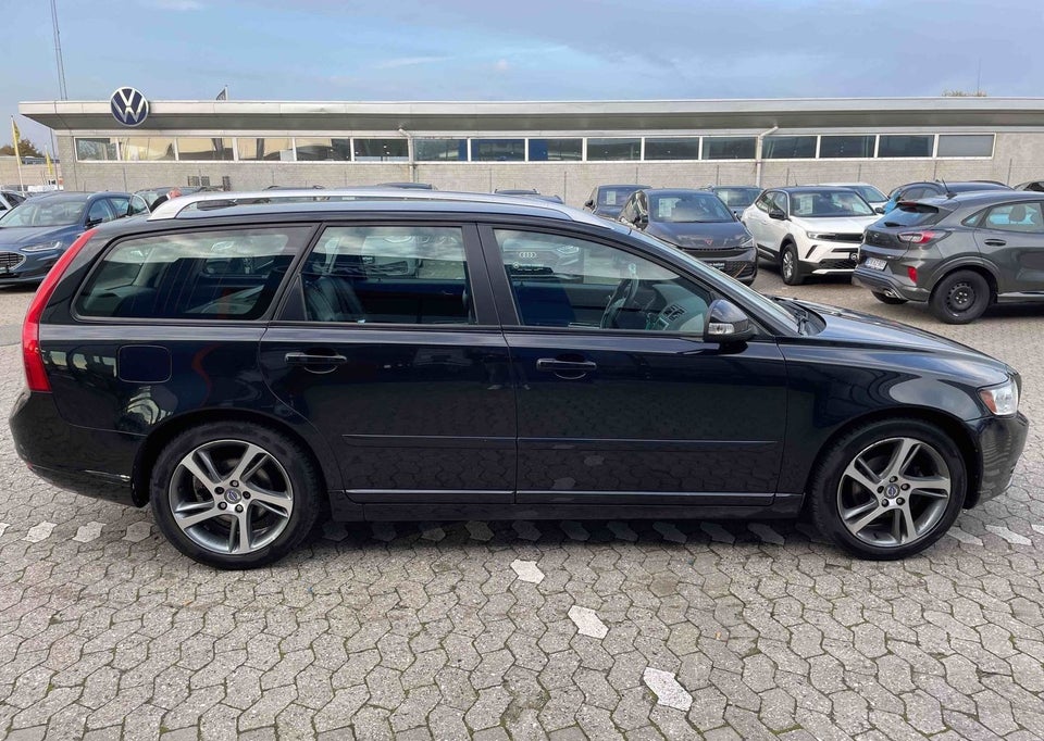 Volvo V50 1,6 D2 115 Momentum 5d