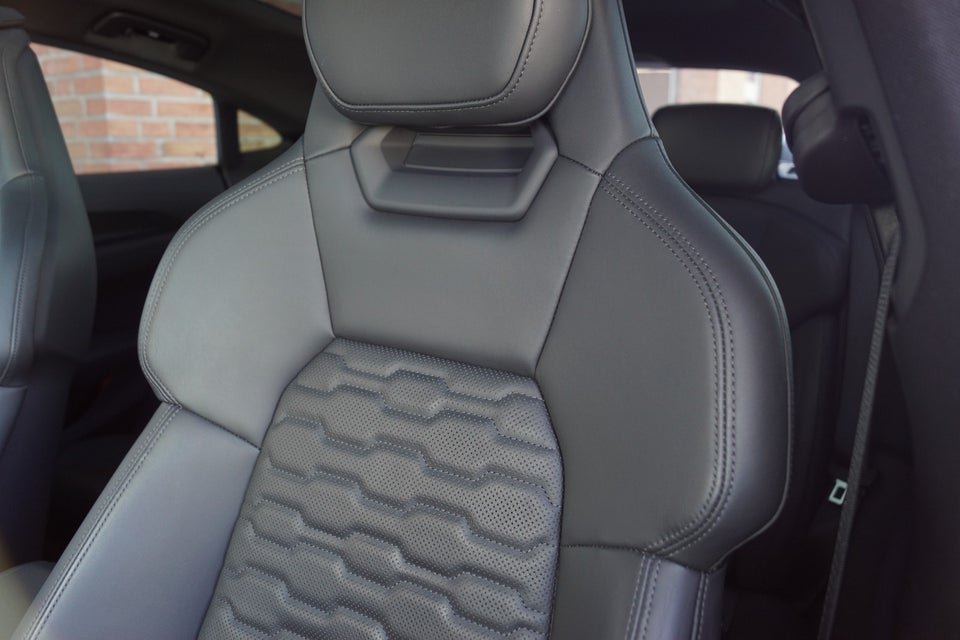 Audi e-tron GT quattro 4d