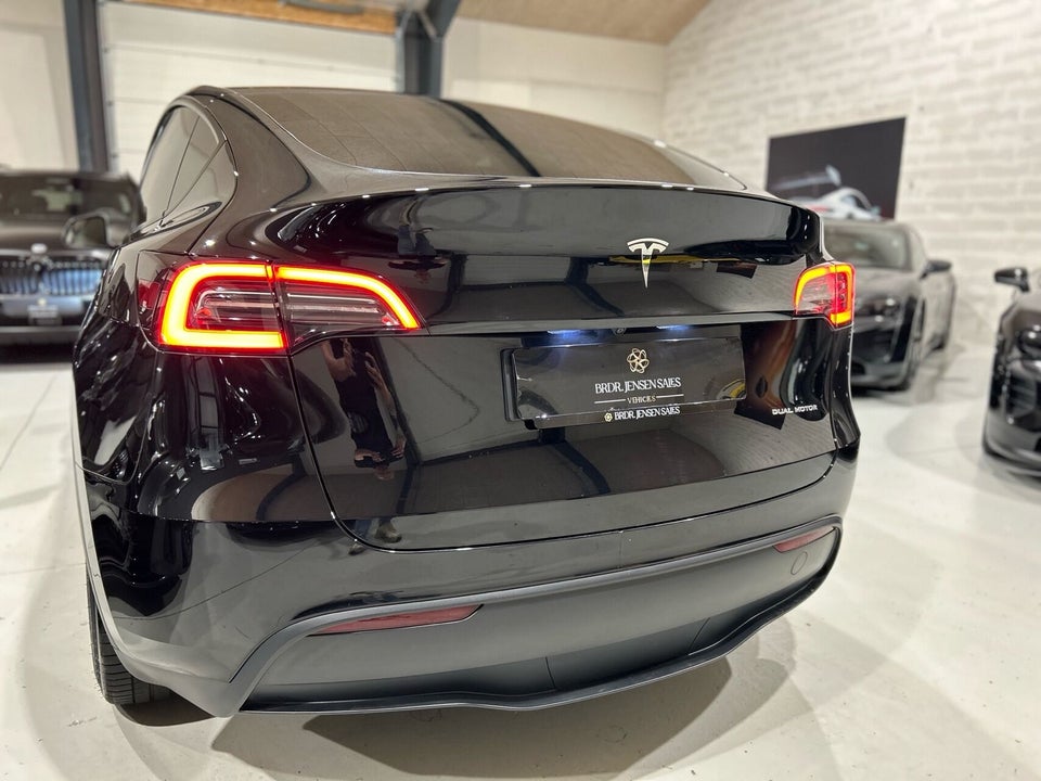 Tesla Model Y Long Range AWD 5d