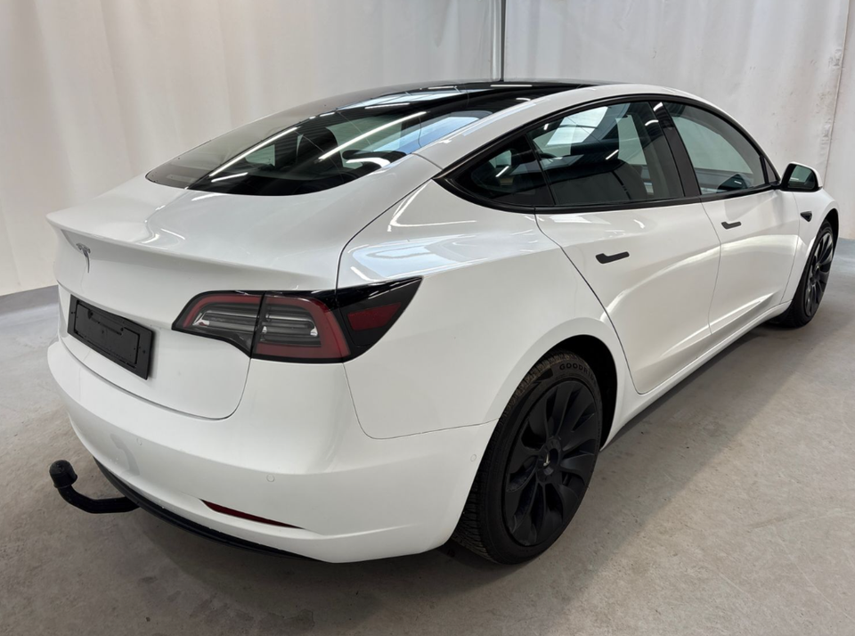 Tesla Model 3 RWD 4d